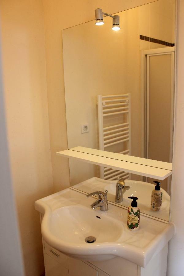 Un Joli Pied A Terre Apartment Montignac-Lascaux Exterior photo